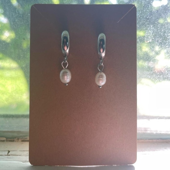 Silver Freshwater White Pearl Hoops - Picture 5 of 5